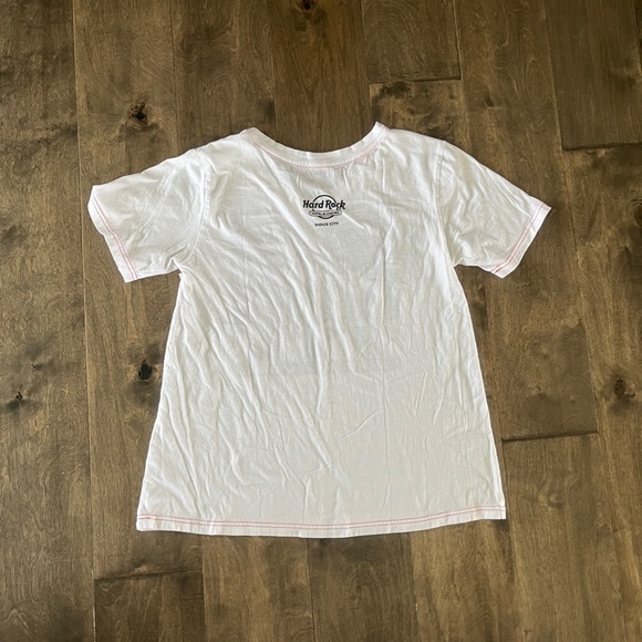 THE BEATLES HARD ROCK CAFÉ Abbey Road V Neck - Picture 3 of 3